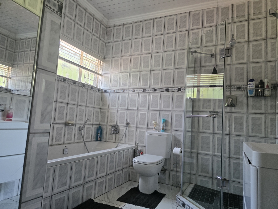 3 Bedroom Property for Sale in Lindequesdrif North West